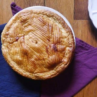 Qui est-ce qui arrive sur le #blog après #Noël ?? 🙈😁
La galette des rois #vegan en ligne le 29 décembre! 👑
#galettedesrois #blog #recette #recipies #veganfoodshare #blogging #veganfoodporn #winter #yummy #blogger #crueltyfree #animalrights #vegetarian #vegetarien #hiver #pastry #puffpastry