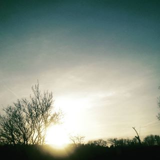 Le coucher de soleil à 16h30... #coucherdesoleil #sunset #beautiful #ontheroad #christmas #winter #hiver #lemans #blog #blogger #family #photographer